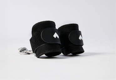 Tonal ankle straps accessory